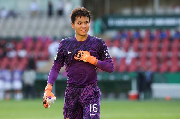 单赛季4线进球，埃泽成2012-13赛季来首位做到的阿森纳英国球员