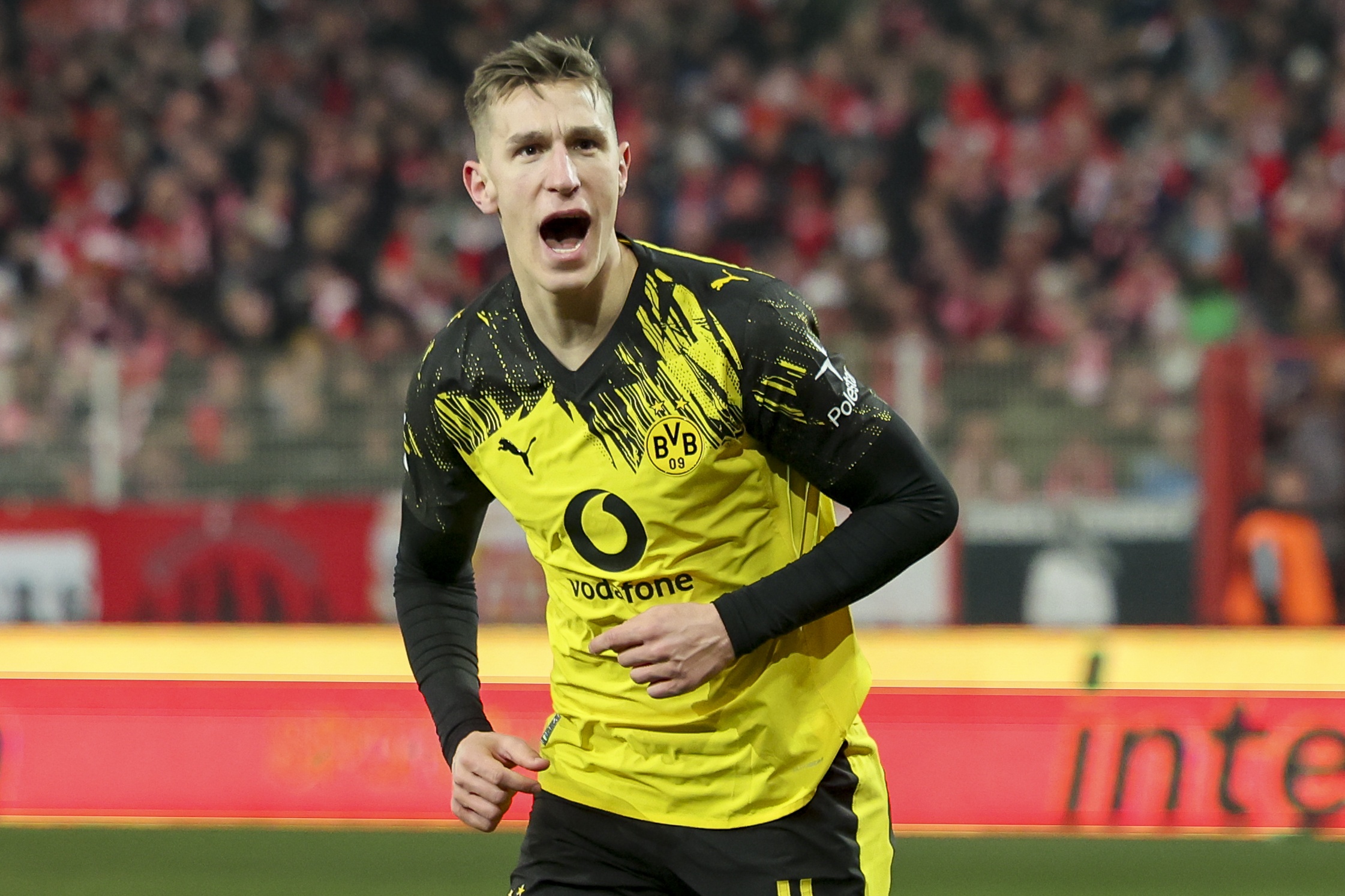 动作不太规范~杨瀚森用屁股挡人被吹掩护犯规 随后挡人再吃犯规