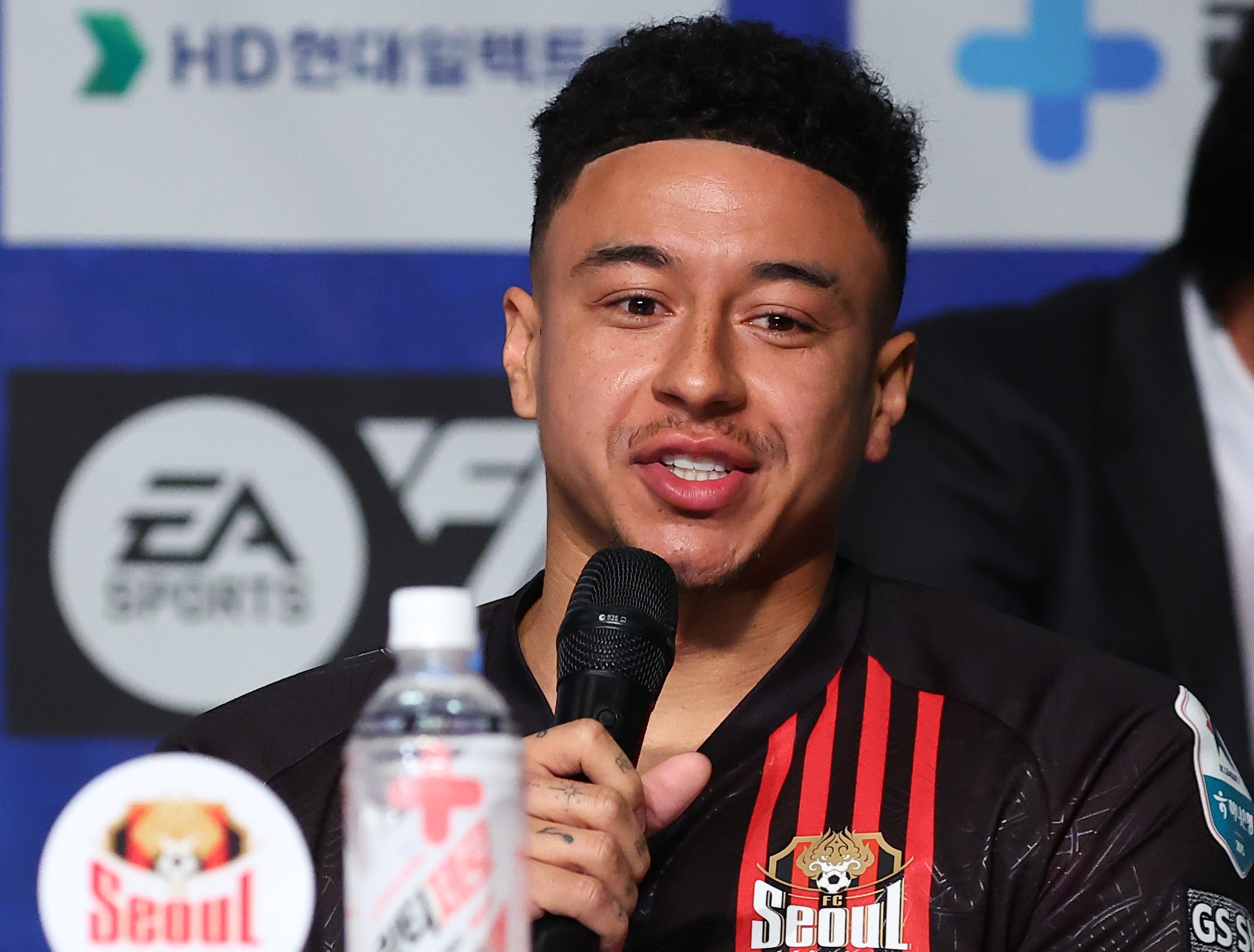 单赛季4线进球，埃泽成2012-13赛季来首位做到的阿森纳英国球员