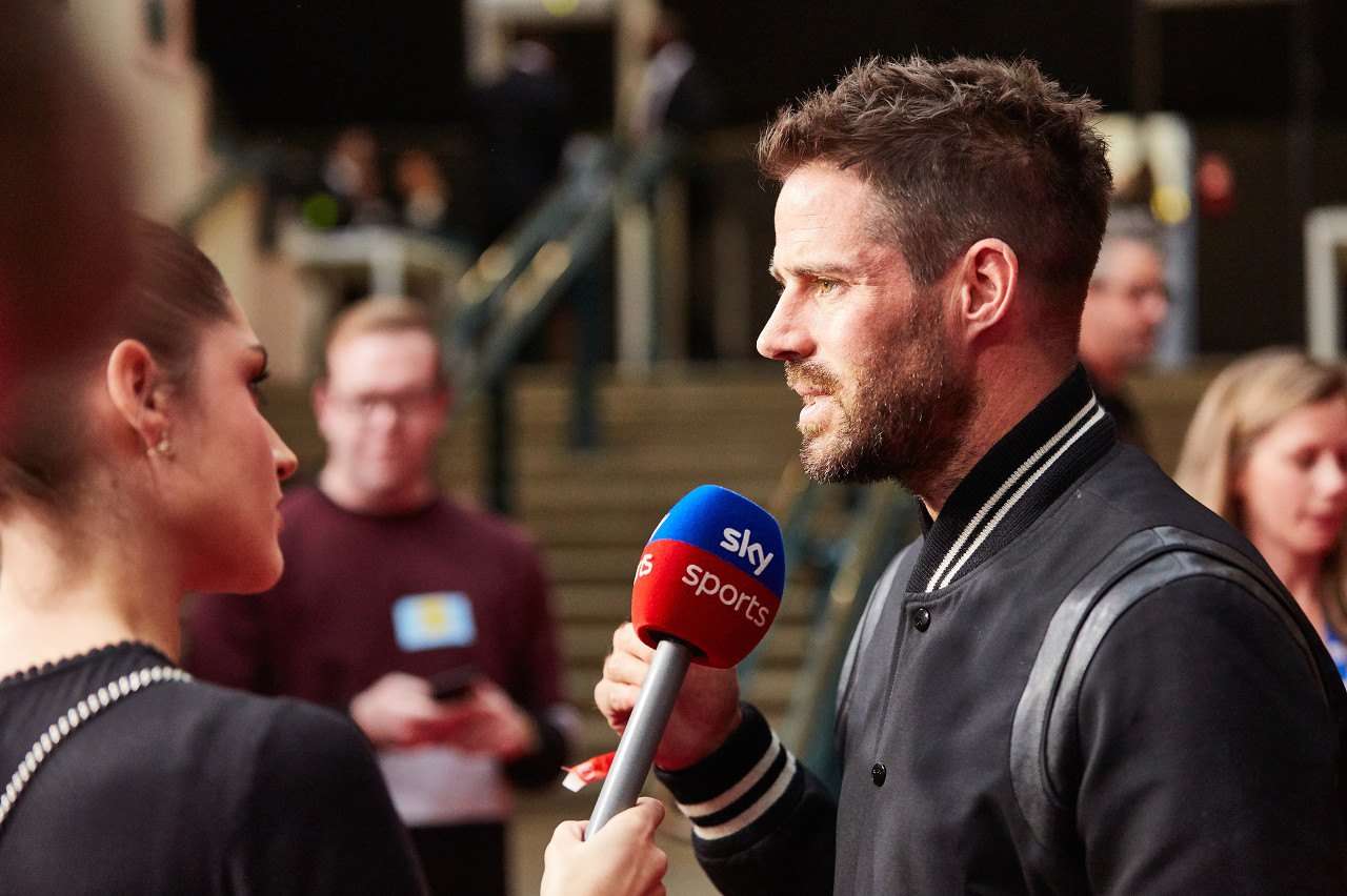 记者：库尔图瓦将在明天接受检查，能否出战马德里德比存疑